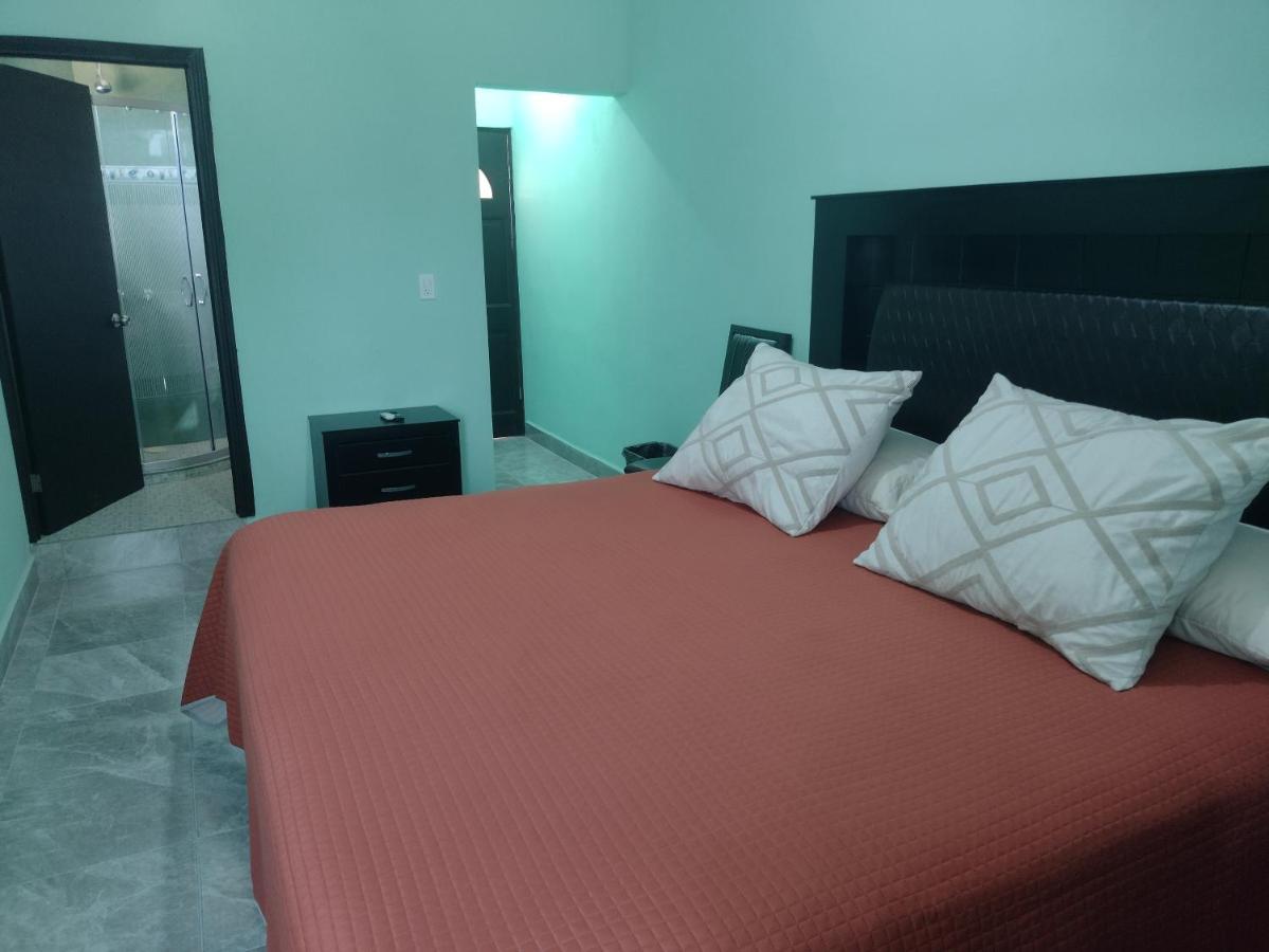Hotel Prado'S Puerto San Carlos ภายนอก รูปภาพ