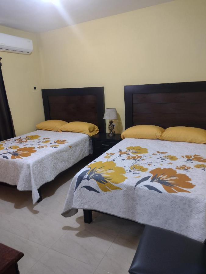 Hotel Prado'S Puerto San Carlos ภายนอก รูปภาพ