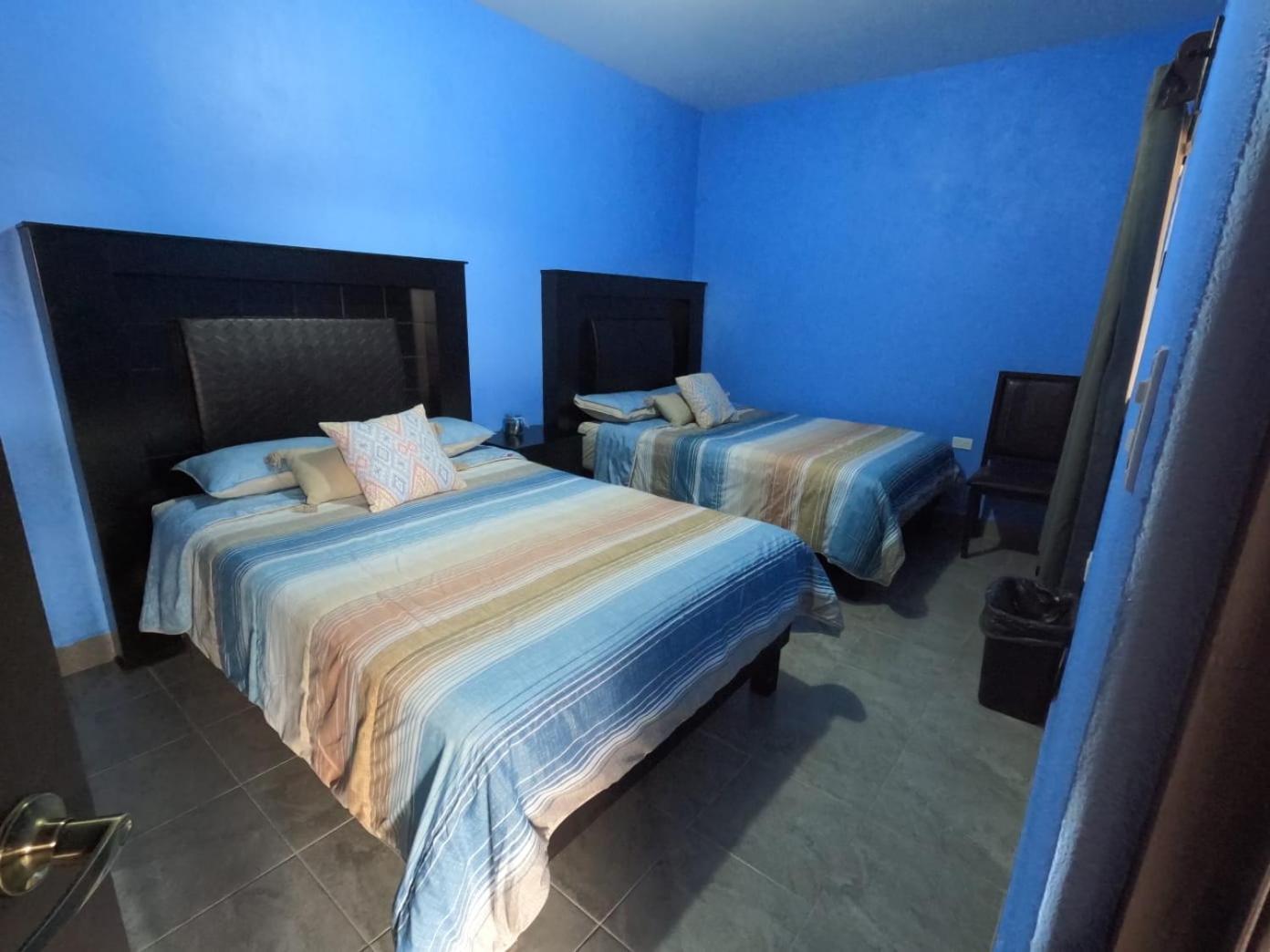 Hotel Prado'S Puerto San Carlos ภายนอก รูปภาพ