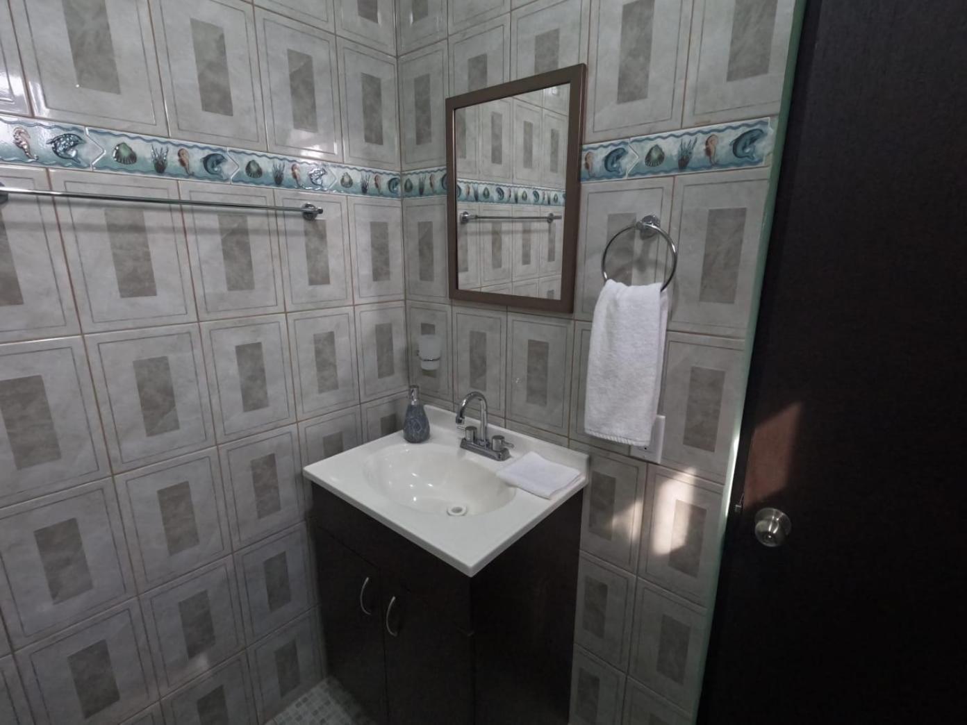 Hotel Prado'S Puerto San Carlos ภายนอก รูปภาพ