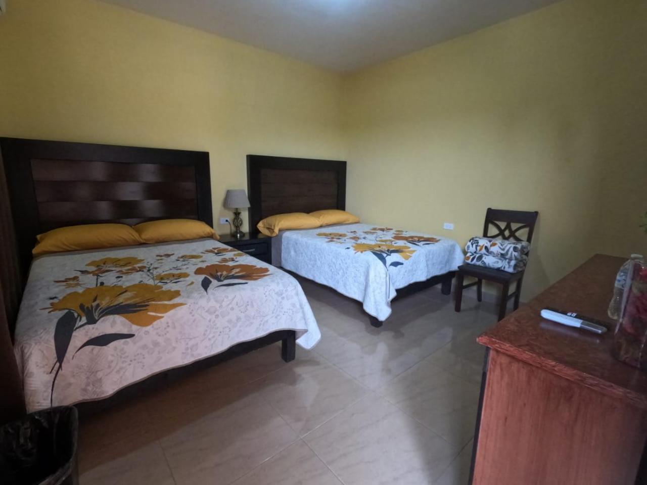 Hotel Prado'S Puerto San Carlos ภายนอก รูปภาพ